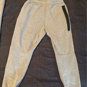Kids Size Large Nike Tech No stains